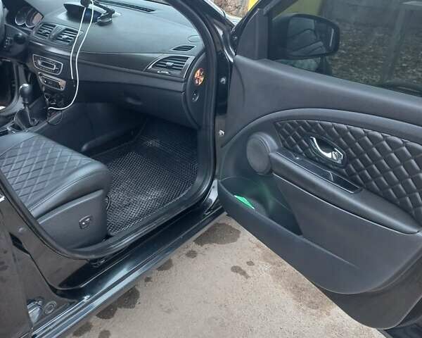 Чорний Рено Меган, об'ємом двигуна 1.5 л та пробігом 287 тис. км за 7800 $, фото 1 на Automoto.ua