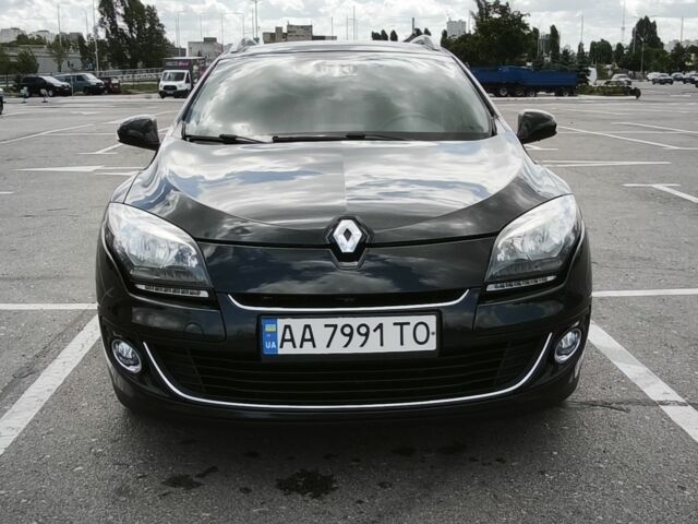 Черный Рено Меган, объемом двигателя 1.5 л и пробегом 350 тыс. км за 9000 $, фото 1 на Automoto.ua