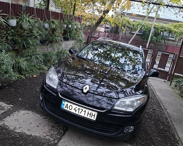 Рено Меган 2013 в Ужгороде на Automoto.ua Черный Рено Меган, объемом двигателя 1.5 л и пробегом 265 тыс. км за 7500 $, фото 1 на Automoto.ua
