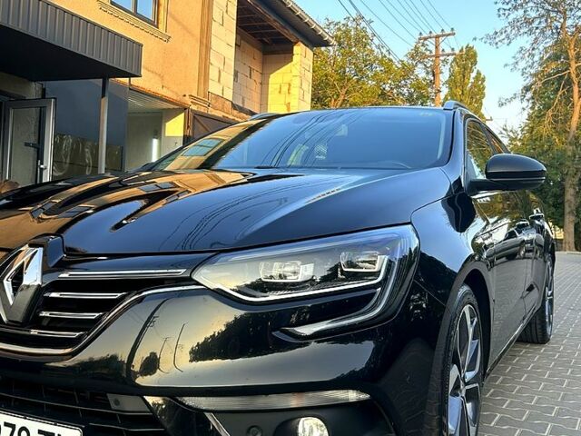 Черный Рено Меган, объемом двигателя 1.6 л и пробегом 174 тыс. км за 17000 $, фото 1 на Automoto.ua