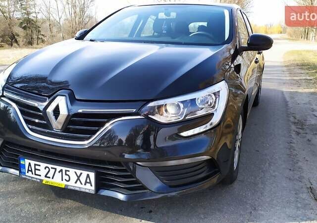 Черный Рено Меган, объемом двигателя 1.39 л и пробегом 142 тыс. км за 12650 $, фото 1 на Automoto.ua