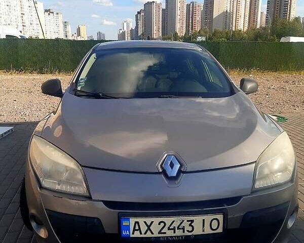 Коричневий Рено Меган, об'ємом двигуна 1.6 л та пробігом 296 тис. км за 4800 $, фото 1 на Automoto.ua