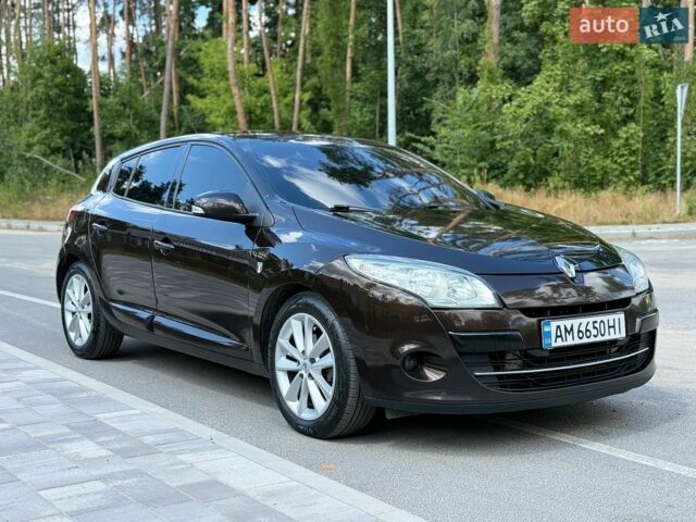 Коричневий Рено Меган, об'ємом двигуна 1.5 л та пробігом 266 тис. км за 6900 $, фото 1 на Automoto.ua