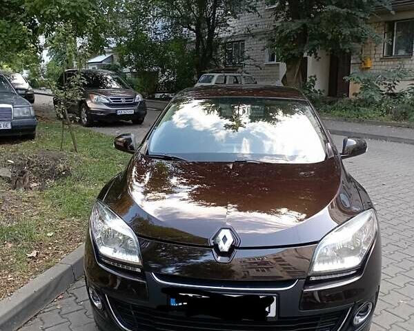 Коричневый Рено Меган, объемом двигателя 1.5 л и пробегом 253 тыс. км за 7000 $, фото 1 на Automoto.ua