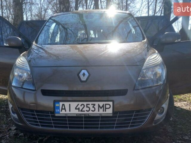 Коричневий Рено Меган, об'ємом двигуна 1.46 л та пробігом 215 тис. км за 6500 $, фото 1 на Automoto.ua