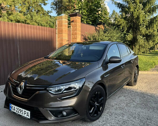 Коричневий Рено Меган, об'ємом двигуна 1.46 л та пробігом 166 тис. км за 13700 $, фото 1 на Automoto.ua