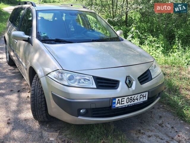Коричневый Рено Меган, объемом двигателя 1.6 л и пробегом 220 тыс. км за 4700 $, фото 1 на Automoto.ua