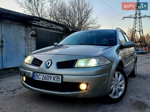 Коричневый Рено Меган, объемом двигателя 1.6 л и пробегом 216 тыс. км за 5400 $, фото 1 на Automoto.ua