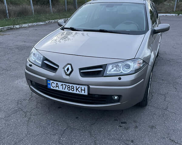 Коричневий Рено Меган, об'ємом двигуна 1.6 л та пробігом 150 тис. км за 6600 $, фото 1 на Automoto.ua