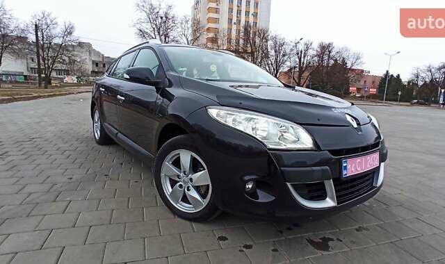 Коричневый Рено Меган, объемом двигателя 1.6 л и пробегом 200 тыс. км за 6999 $, фото 1 на Automoto.ua