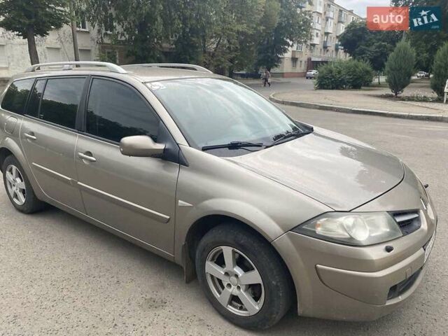 Коричневый Рено Меган, объемом двигателя 1.6 л и пробегом 215 тыс. км за 5900 $, фото 1 на Automoto.ua