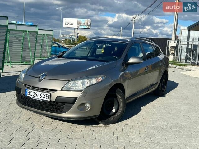 Коричневый Рено Меган, объемом двигателя 1.6 л и пробегом 228 тыс. км за 5300 $, фото 1 на Automoto.ua