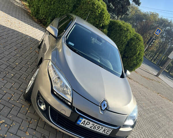 Коричневий Рено Меган, об'ємом двигуна 1.46 л та пробігом 289 тис. км за 6600 $, фото 1 на Automoto.ua