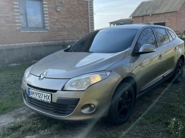 Коричневий Рено Меган, об'ємом двигуна 1.5 л та пробігом 317 тис. км за 5498 $, фото 1 на Automoto.ua