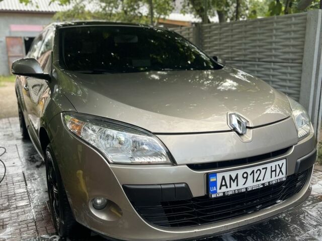 Коричневий Рено Меган, об'ємом двигуна 1.5 л та пробігом 320 тис. км за 5503 $, фото 1 на Automoto.ua