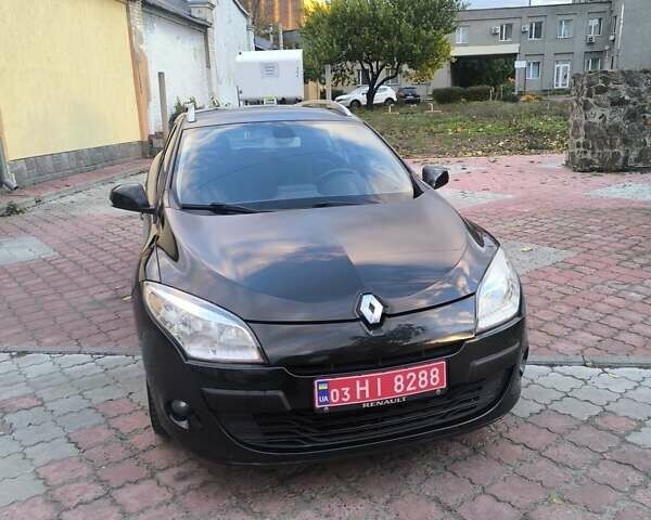 Коричневый Рено Меган, объемом двигателя 0 л и пробегом 223 тыс. км за 7750 $, фото 1 на Automoto.ua