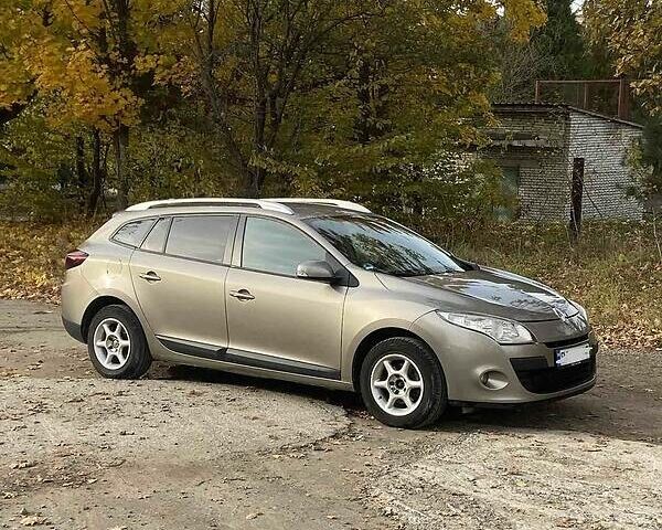 Коричневый Рено Меган, объемом двигателя 1.9 л и пробегом 334 тыс. км за 5799 $, фото 1 на Automoto.ua