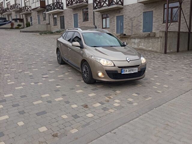 Коричневый Рено Меган, объемом двигателя 1.6 л и пробегом 280 тыс. км за 6100 $, фото 1 на Automoto.ua