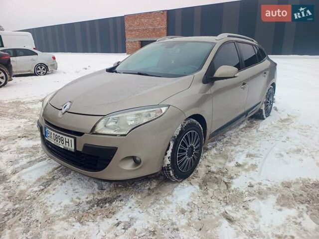 Коричневый Рено Меган, объемом двигателя 1.6 л и пробегом 289 тыс. км за 6400 $, фото 1 на Automoto.ua