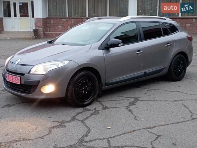 Коричневий Рено Меган, об'ємом двигуна 1.6 л та пробігом 197 тис. км за 7750 $, фото 1 на Automoto.ua