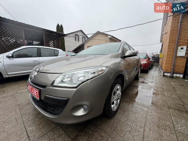 Коричневый Рено Меган, объемом двигателя 1.6 л и пробегом 134 тыс. км за 7499 $, фото 1 на Automoto.ua