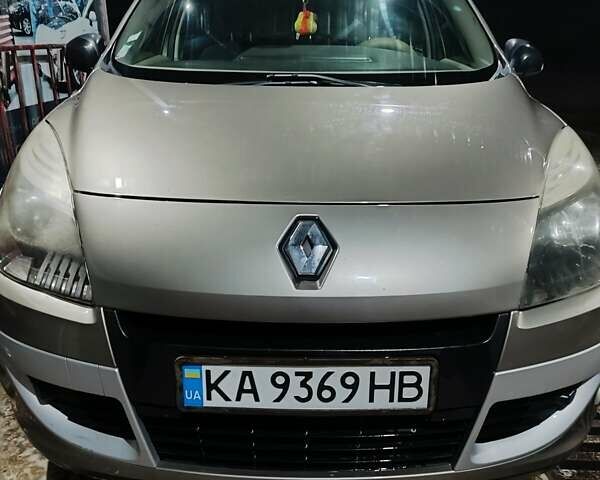 Коричневый Рено Меган, объемом двигателя 1.46 л и пробегом 260 тыс. км за 7800 $, фото 1 на Automoto.ua