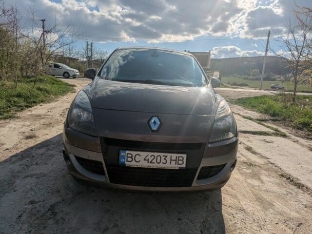 Коричневий Рено Меган, об'ємом двигуна 1.5 л та пробігом 355 тис. км за 7000 $, фото 1 на Automoto.ua