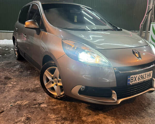 Коричневий Рено Меган, об'ємом двигуна 1.46 л та пробігом 248 тис. км за 7350 $, фото 1 на Automoto.ua