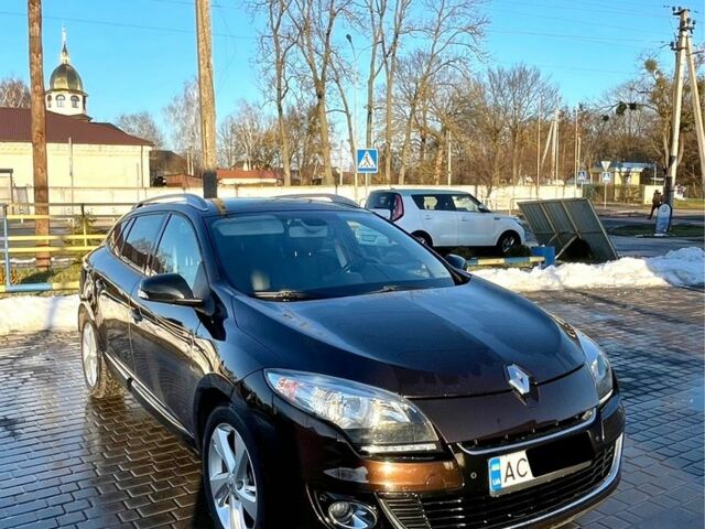 Коричневый Рено Меган, объемом двигателя 1.5 л и пробегом 244 тыс. км за 8600 $, фото 1 на Automoto.ua