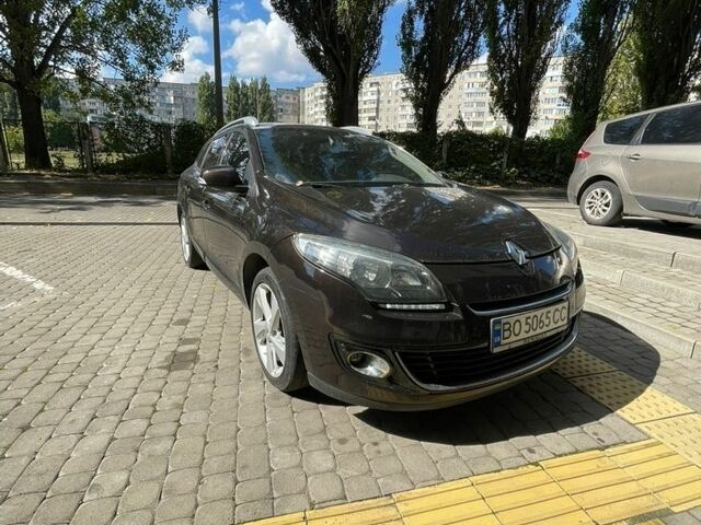 Коричневий Рено Меган, об'ємом двигуна 1.46 л та пробігом 240 тис. км за 6900 $, фото 1 на Automoto.ua
