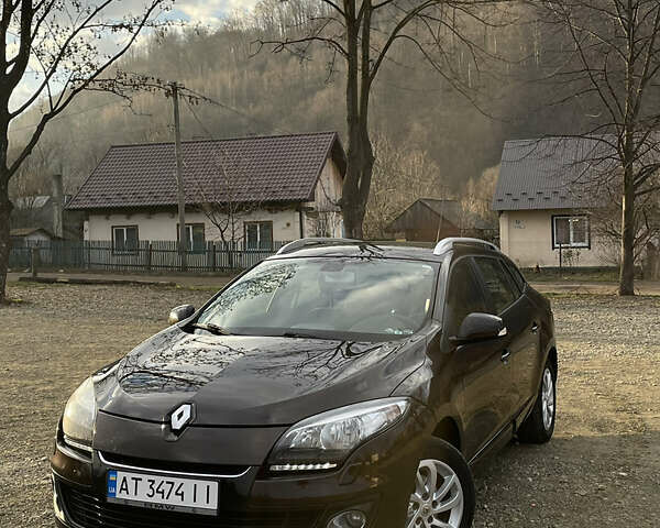Коричневый Рено Меган, объемом двигателя 1.2 л и пробегом 187 тыс. км за 7800 $, фото 1 на Automoto.ua