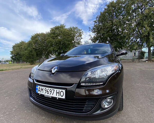 Коричневый Рено Меган, объемом двигателя 1.2 л и пробегом 202 тыс. км за 6750 $, фото 1 на Automoto.ua