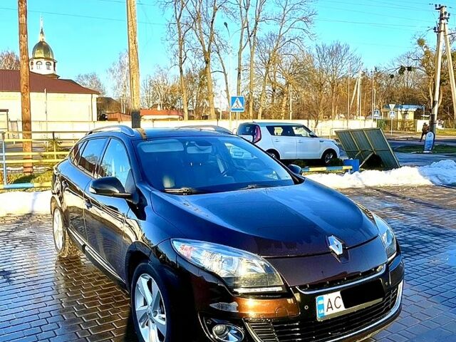 Коричневый Рено Меган, объемом двигателя 1.5 л и пробегом 240 тыс. км за 8350 $, фото 1 на Automoto.ua