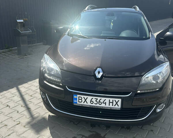 Коричневый Рено Меган, объемом двигателя 1.46 л и пробегом 295 тыс. км за 8300 $, фото 1 на Automoto.ua