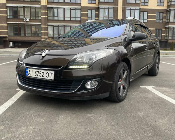 Коричневий Рено Меган, об'ємом двигуна 1.5 л та пробігом 267 тис. км за 8300 $, фото 1 на Automoto.ua