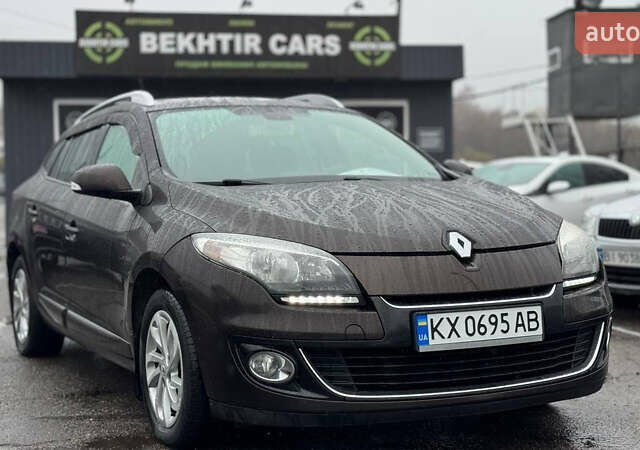 Коричневый Рено Меган, объемом двигателя 1.5 л и пробегом 250 тыс. км за 8200 $, фото 1 на Automoto.ua