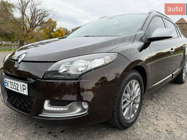 Коричневый Рено Меган, объемом двигателя 1.5 л и пробегом 252 тыс. км за 9300 $, фото 1 на Automoto.ua