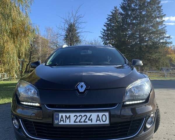 Коричневий Рено Меган, об'ємом двигуна 1.46 л та пробігом 270 тис. км за 10000 $, фото 1 на Automoto.ua
