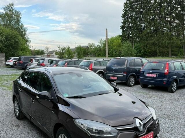 Коричневый Рено Меган, объемом двигателя 1.5 л и пробегом 238 тыс. км за 8999 $, фото 1 на Automoto.ua
