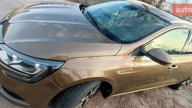 Коричневый Рено Меган, объемом двигателя 1.46 л и пробегом 300 тыс. км за 11952 $, фото 1 на Automoto.ua