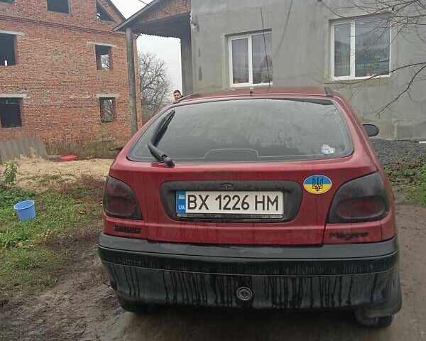 Красный Рено Меган, объемом двигателя 1.6 л и пробегом 288 тыс. км за 1200 $, фото 1 на Automoto.ua