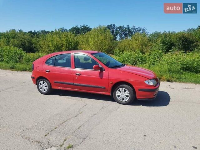 Красный Рено Меган, объемом двигателя 1.6 л и пробегом 300 тыс. км за 1850 $, фото 1 на Automoto.ua
