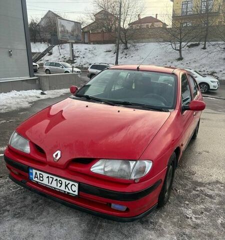 Красный Рено Меган, объемом двигателя 1.6 л и пробегом 300 тыс. км за 1850 $, фото 1 на Automoto.ua
