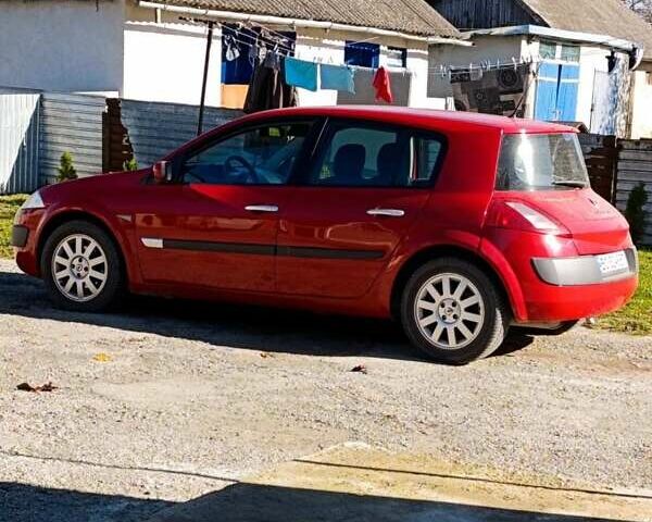 Красный Рено Меган, объемом двигателя 1.6 л и пробегом 250 тыс. км за 4000 $, фото 1 на Automoto.ua