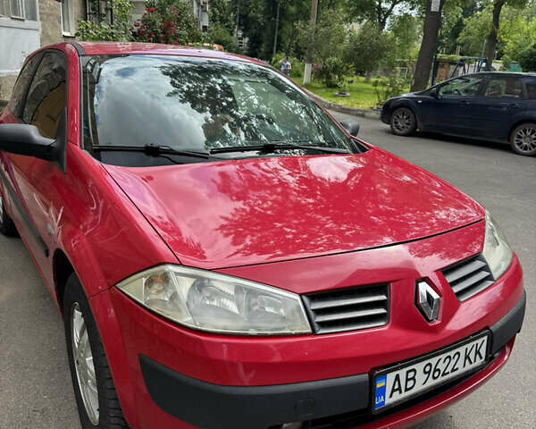 Красный Рено Меган, объемом двигателя 1.6 л и пробегом 285 тыс. км за 4500 $, фото 1 на Automoto.ua