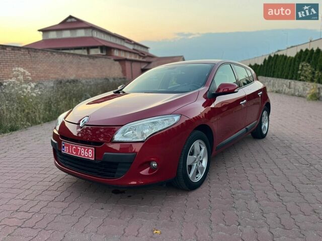 Червоний Рено Меган, об'ємом двигуна 1.6 л та пробігом 226 тис. км за 6750 $, фото 1 на Automoto.ua