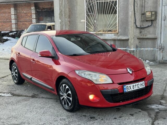 Красный Рено Меган, объемом двигателя 1.5 л и пробегом 253 тыс. км за 4699 $, фото 1 на Automoto.ua