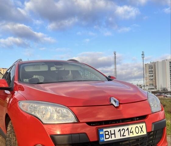 Красный Рено Меган, объемом двигателя 1.5 л и пробегом 300 тыс. км за 5300 $, фото 1 на Automoto.ua