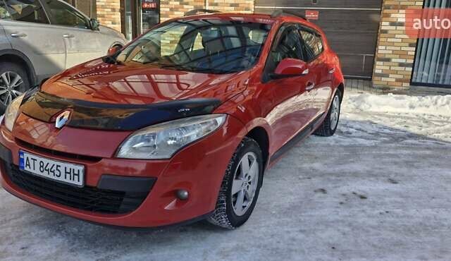 Красный Рено Меган, объемом двигателя 1.4 л и пробегом 190 тыс. км за 5300 $, фото 1 на Automoto.ua