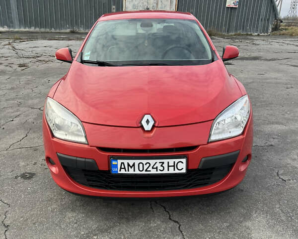 Червоний Рено Меган, об'ємом двигуна 1.5 л та пробігом 238 тис. км за 6500 $, фото 1 на Automoto.ua